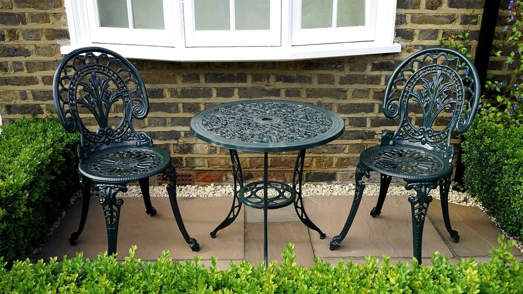 Choisir les meilleures solutions de fixation pour votre terrasse extérieure